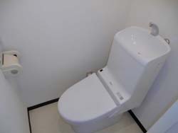 米原市 トイレ施工後